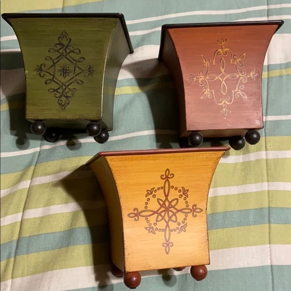 Southern Living Home Other - Three Piece Set of Metal Vases. EUC